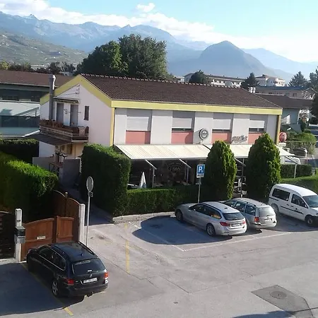Homestay Homestay Chez Ely *